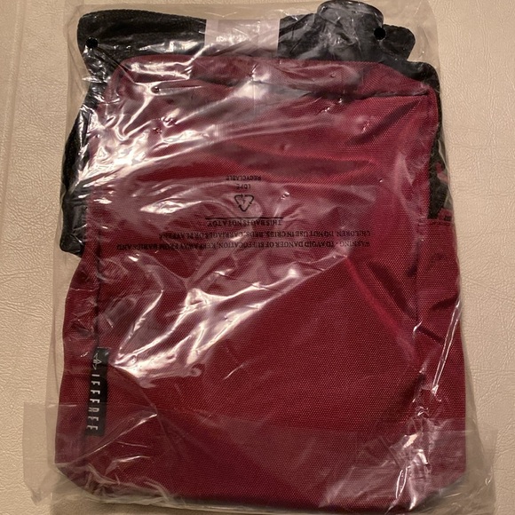 Jeffree Star Red Crossbody Bag - Picture 2 of 9